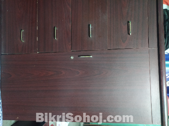 পুরাতন  অটোবি ওয়ারড্রব